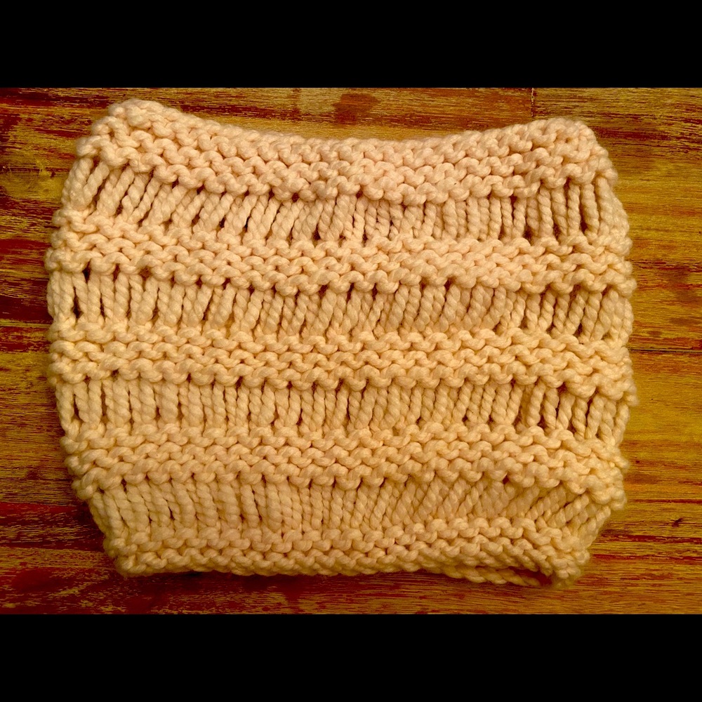 Hand knit cowl
